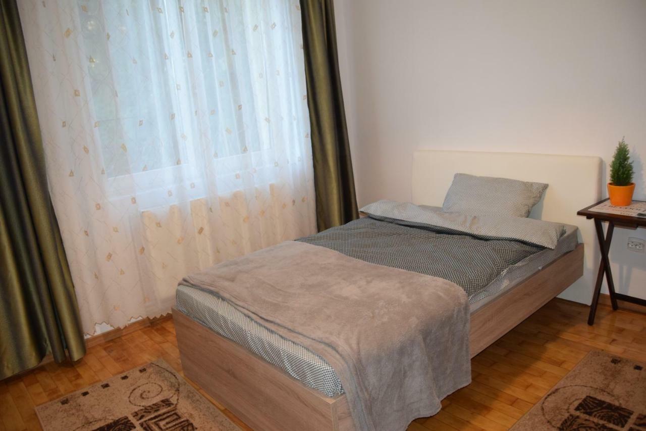 Central Appartment St'S Martin Church Braşov Buitenkant foto
