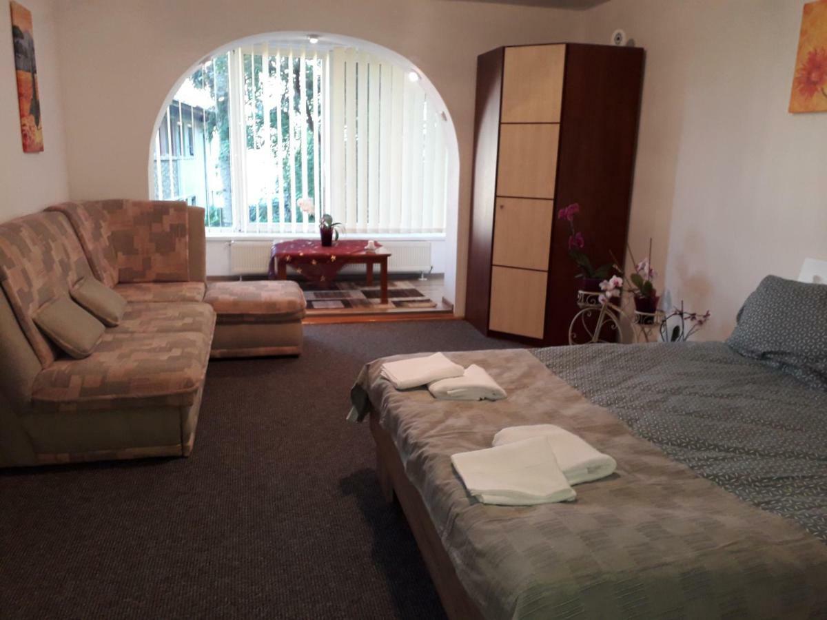 Central Appartment St'S Martin Church Braşov Buitenkant foto