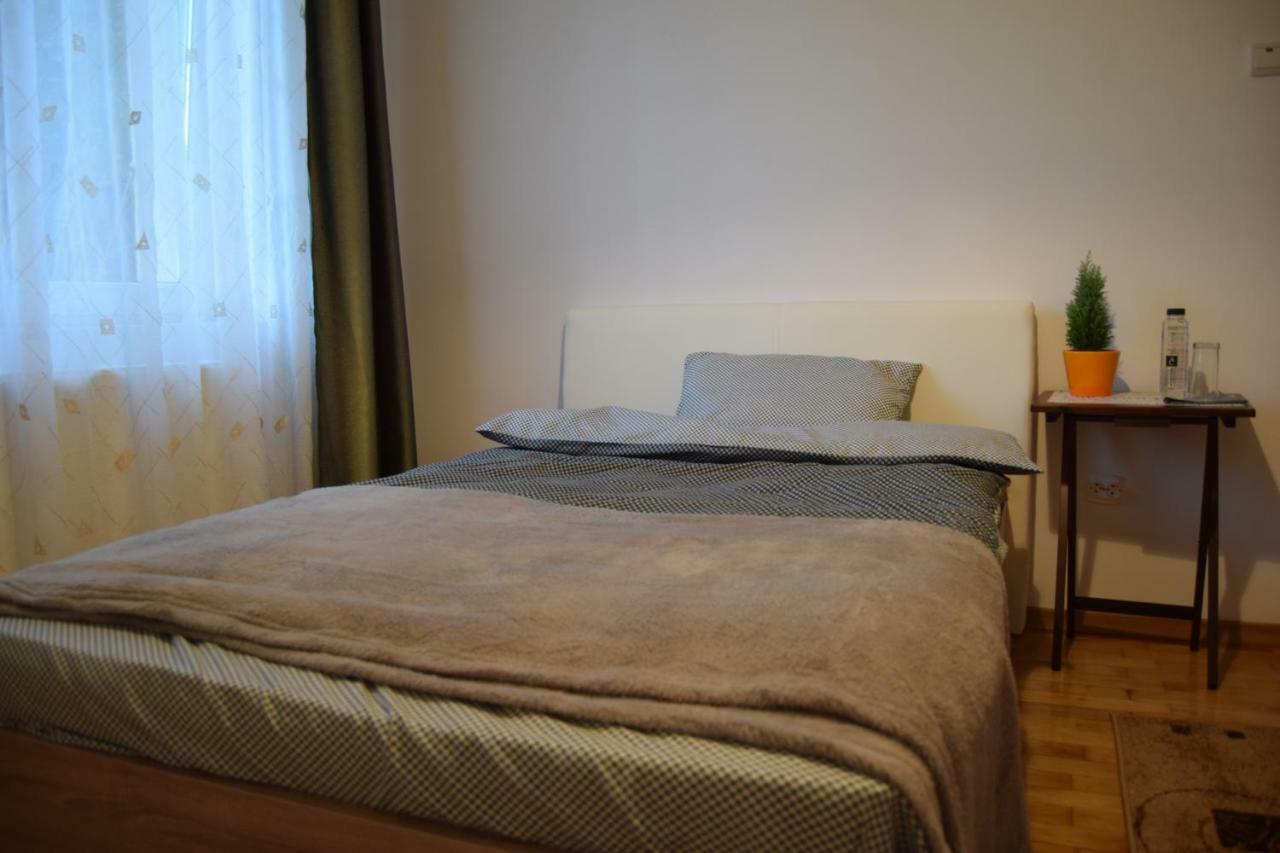 Central Appartment St'S Martin Church Braşov Buitenkant foto