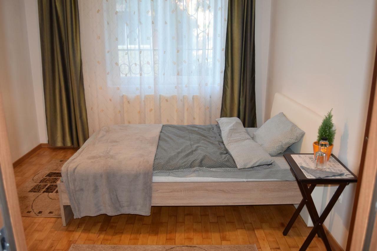 Central Appartment St'S Martin Church Braşov Buitenkant foto