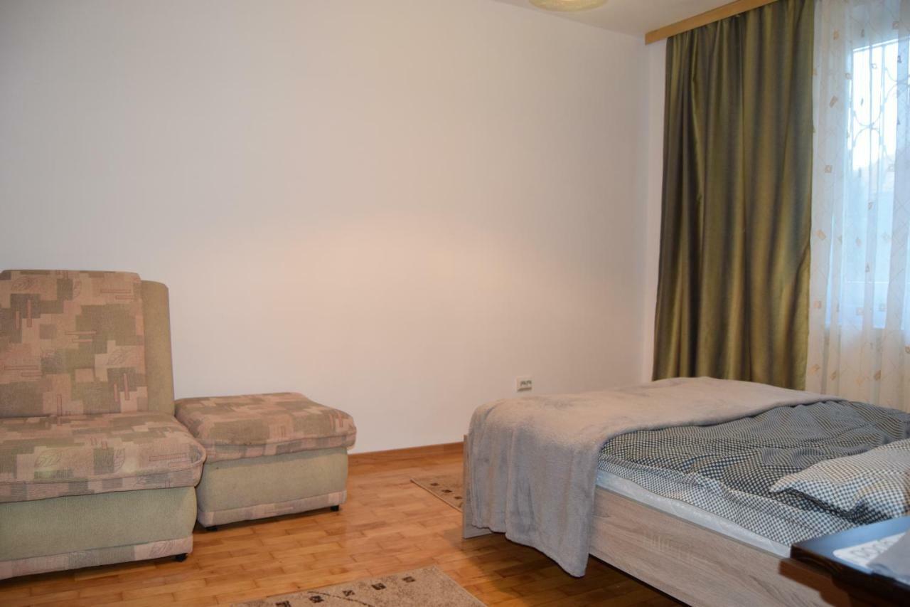 Central Appartment St'S Martin Church Braşov Buitenkant foto